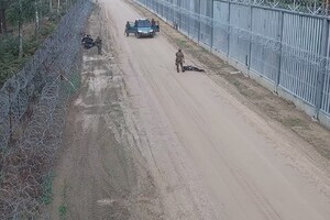 Zatrzymani cudzoziemcy na pasie drogi granicznej 