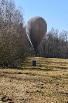 Balony z papierosami na polskim niebie