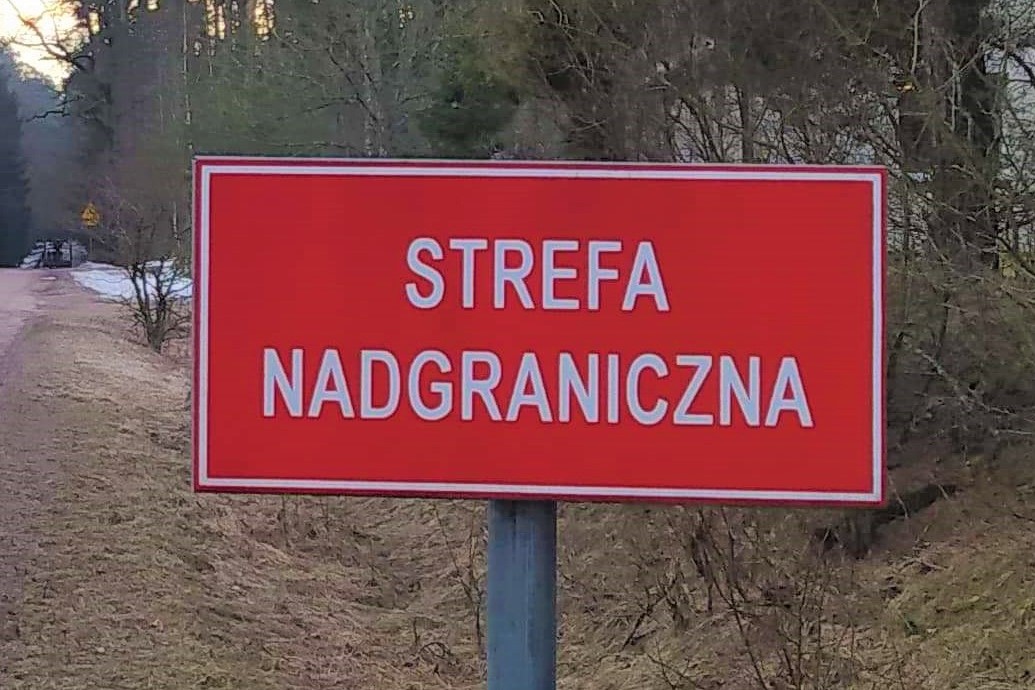 Tablica z napisem: Strefa Nadgraniczna