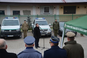 Uroczystość przekazania nowych samochodów w Augustowie 