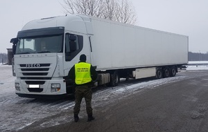 Odzyskany ciągnik siodłowy z naczepą 