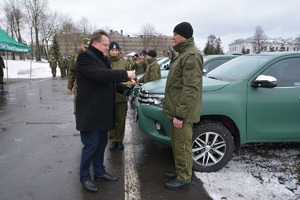 Przekazanie nowych pojazdów obserwacyjnych 
