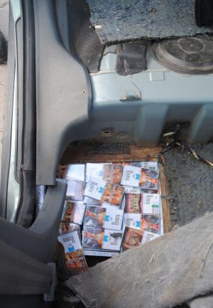 Nielegalne papierosy ukryte w Citroenie 