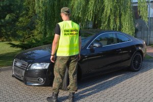 Audi odzyskane przez funkcjonariuszy z Pacówki SG w Sejnach 