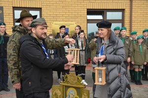 Betlejemskie Światło Pokoju w Kuźnicy 