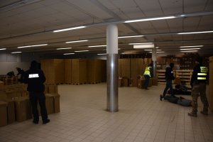 Magazyn z nielegalnymi papierosami 