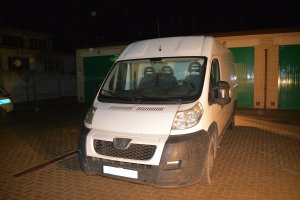Peugeot z nielegalnymi papierosami 
