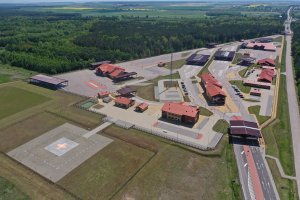 Widok na graniczne przejście drogowe z lotu ptaka Widok na graniczne przejście drogowe z lotu ptaka