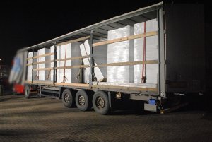 Tir wypełniony nielegalnymi papierosami wartymi blisko 6 mln zł 