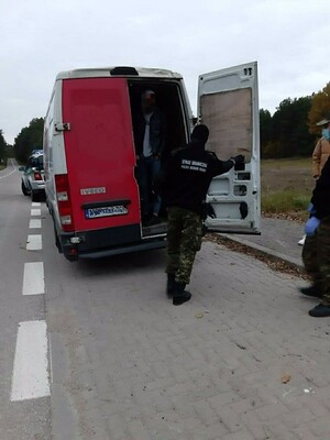 Nielegalni imigranci ujawnieni w busie 
