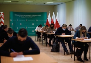 Kandydaci do służby podczas II etapu rekrutacji 