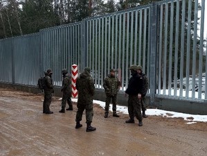 Przedstawiciele Akademii Sztuki Wojennej z wizytą w Podlaskim OSG