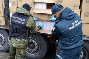 Tir wypełniony nielegalnymi papierosami wartymi ponad 10 mln zł 