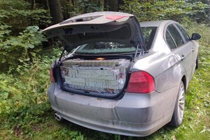 BMW wypełnione papierosową kontrabandą 