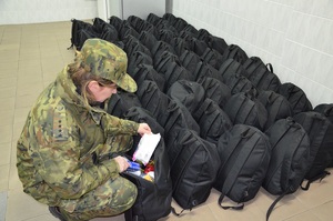 Otrzymane plecaki z Caritas Polska 