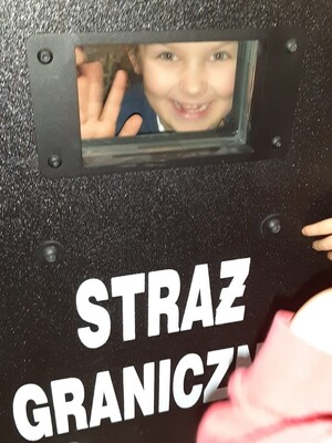 Wizyta dzieci w Komendzie POSG 