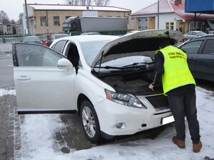 Lexus z przerobionym numerem VIN 