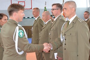 Wręczanie awansów funkcjonariuszom SG 