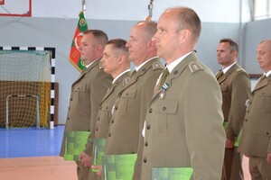 Wręczanie wyróżnionym Odznak Straży Granicznej 