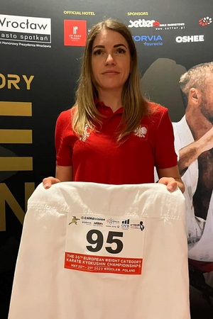 Funkcjonariuszka POSG na Mistrzostwach Europy w Karate Kyokushin we Wrocławiu 