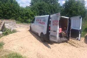 Zatrzymne auto z migrantami 