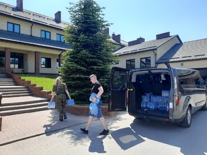Dostarczona woda przez Eleos 