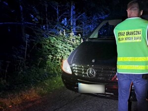 Zatrzymane auto do kontroli 