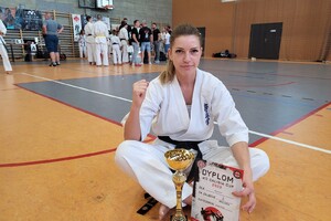 Funkcjonariuszka SG na turniej Karate Kyokushin 