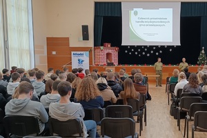 Spotkanie z młodzieżą w ramach programu "Młodzi u progu kariery" 