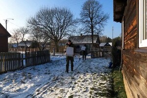 Przekazanie upominków przez funkcjonariuszy SG z Czeremchy 