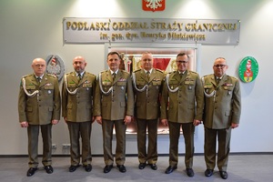 Zasłużeni funkcjonariusze pożegnali się z mundurem 