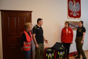 przekazanie medycznych plecaków 