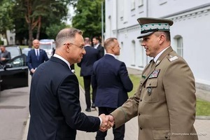 Komendant Główny SG wita Prezydenta RP Fot. Przemysław Keler/KPRP 