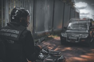 Patrol Straży Granicznej na quadzie 