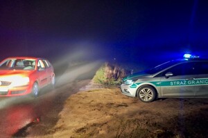 Zatrzymanie kuriera Pojazd Straży Granicznej oraz auto
