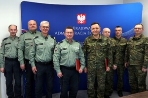 Podlaski Oddział Straży Granicznej i Podlaska KAS podsumowali 2024 rok .