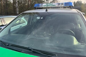Uszkodzone auto Straży Granicznej 
