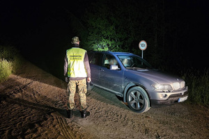 Zatrzymany kurier z nielegalnymi migrantami 