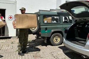 Przekazanie darów z PCK w ramach udzielanej pomocy cudzoziemcom 