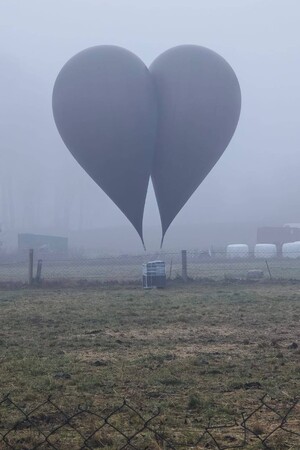 Papierosy przemycane balonem 