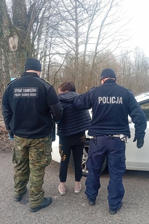 Zatrzymana za przewożenie nielegalnych migrantów 