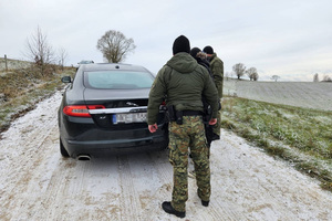 Zatrzymany kurier wraz z migrantami