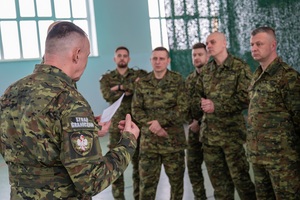 Kolejni kontraktowi na granicę 