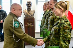 Awanse na stopień kaprala i młodszego chorążego Straży Granicznej 