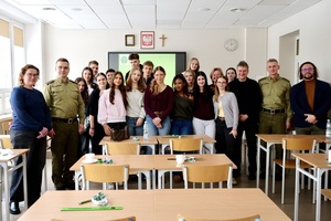 Spotkanie ze Strażą Graniczną w II LO w Białymstoku 