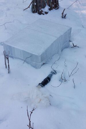 ujawnione pakunki z nielegalnymi papierosami 