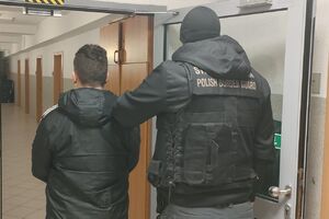 Zatrzymane osoby za przemyt papierosów 