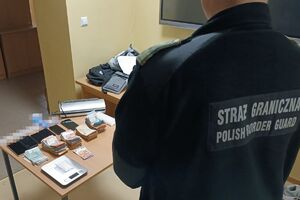 Zatrzymany za posługiwanie się podrobionym dokumentem 