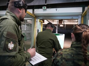 Zawody strzeleckie z okazji Dnia Kobiet 