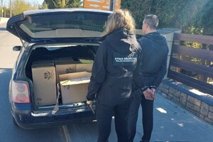 Zatrzymani za przemyt papierosów balonami 